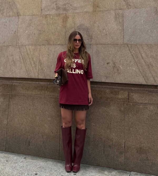 T-SHIRT - COFFEE IS CALLING - Imagem 4
