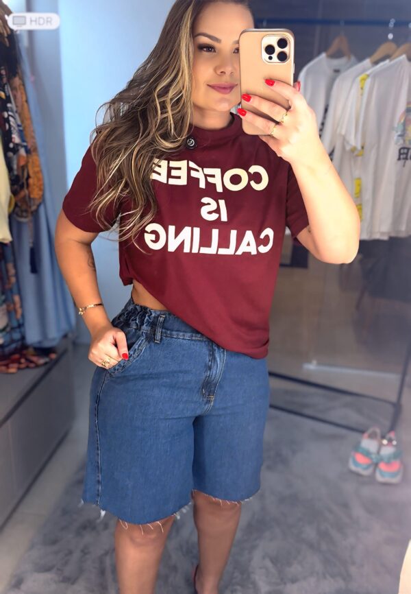 T-SHIRT - COFFEE IS CALLING - Imagem 3